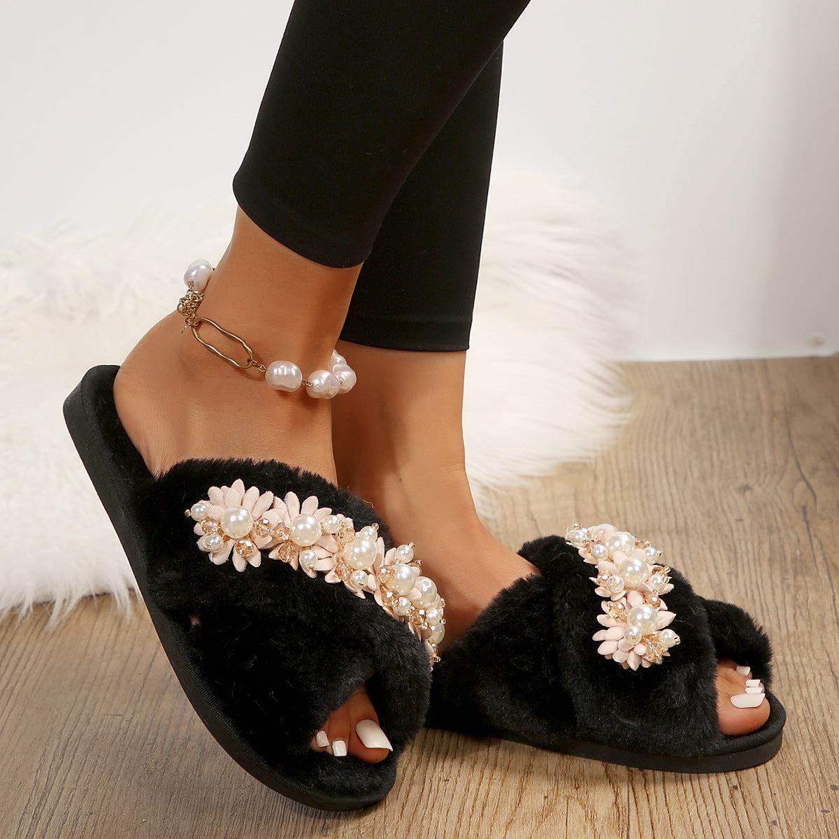Cross Pearl / Fur Slipper