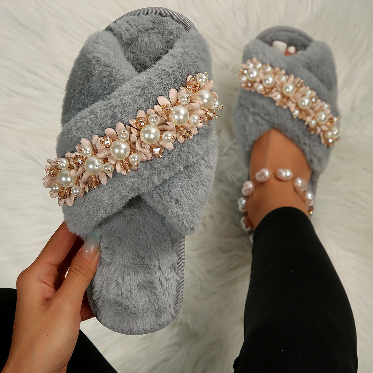 Cross Pearl / Fur Slipper