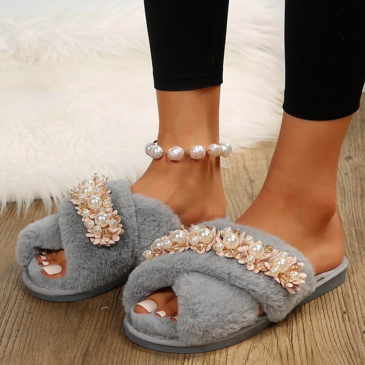 Cross Pearl / Fur Slipper